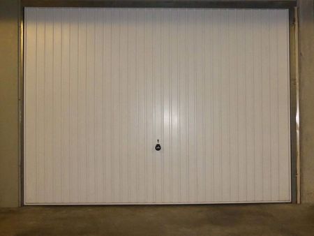 marseille 13008 garage box grand format 15 m² très sûr