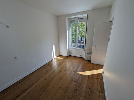 appartement rénové 2 pièces 31 m² avec cave - paris 10ème