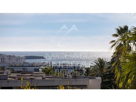top floor 3-room apartment with sea view  cannes  pr 06400 residence/apartment for sale