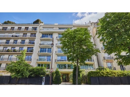 neuilly-sur-seine - a 2-bed apartment with a garden  neuilly sur seine  il 92200 residence