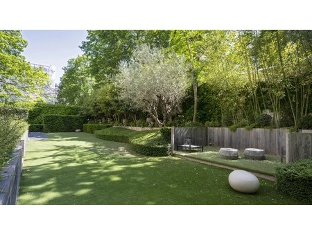 neuilly-sur-seine - an exceptional apartment with the feel of a private house    92200 res