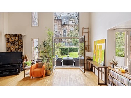 paris 3rd district a 3-bed apartment with a terrace  paris  pa 75003 residence/apartment f