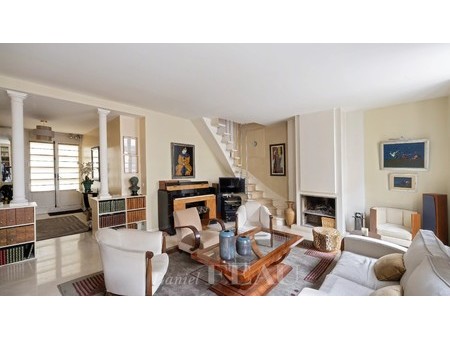 paris 4th district an atypical apartment in a prime location  paris  pa 75003 residence/ap