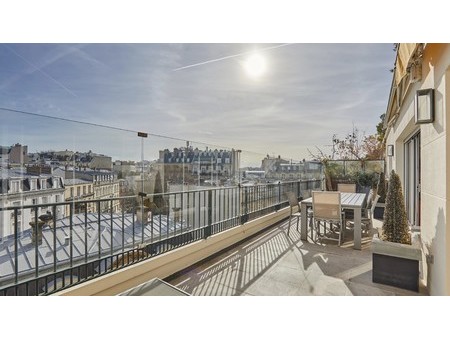 paris 16th district a 3-bed apartment with a terrace  paris  pa 75016 residence/apartment 