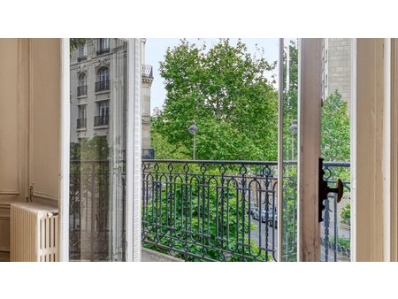 paris 16th district a 6-bed family apartment with a balcony  paris  pa 75016 residence/apa