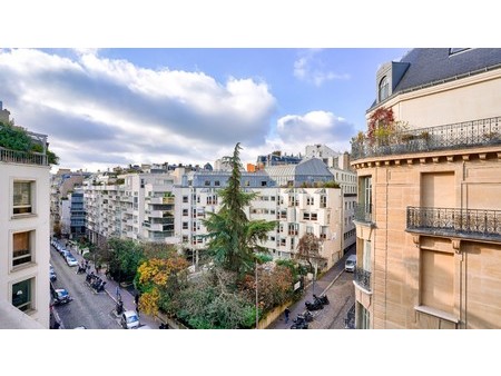 paris 16th district a bright 2/3 bed apartment  paris  pa 75016 residence/apartment for sa