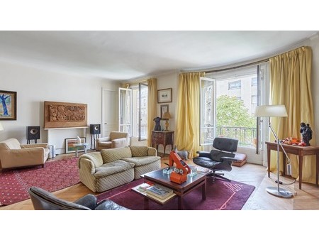 paris 16th district a peaceful 3-bed apartment  paris  pa 75016 residence/apartment for sa