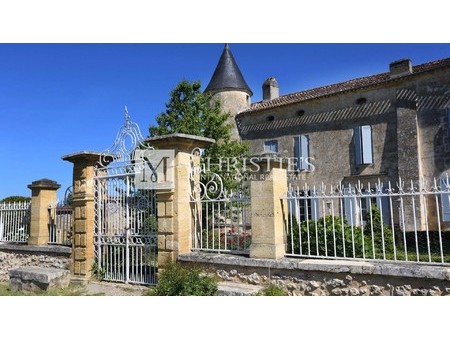 beautiful historical bordeaux vineyard estate of approx. 35 ha  bordeaux  aq 33000 vineyar