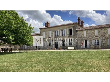 for sale at sauveterre de guyenne  vineyard estate of 109ha of vines  aoc bordeaux  sauvet