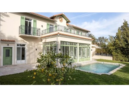 property at the beggining of cap d'antibes/ rostagne town center limit    06160 villa/town