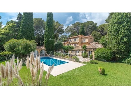 provenal residence nestled in the heart of a private estate - antibes    06600 villa/townh