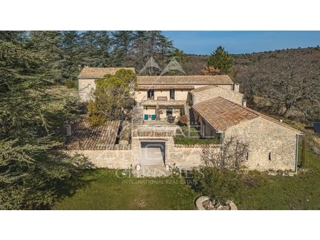 unique - old fortified farm - autonomous in water and electricity.    84220 villa/townhous