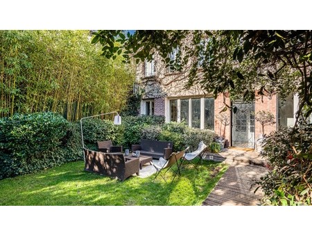neuilly-sur-seine - a bright and peaceful 4-bed property with a garden  neuilly sur seine 