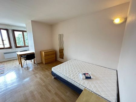 location appartement  m² t-1 à bordeaux  680 €