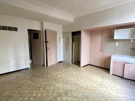 location appartement  26.85 m² t-1 à la seyne-sur-mer  440 €