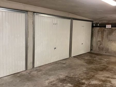 3 garages et une cave