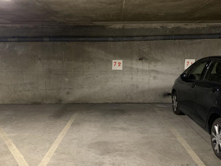 location garage box et parking à angers (49000) : à louer / 12m² angers
