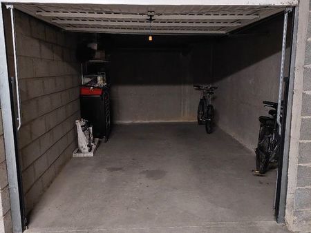 garage  box de stockage