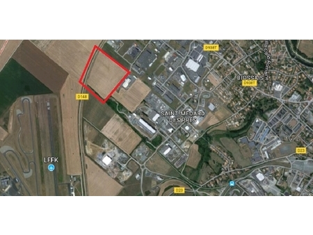 local commercial à acheter de 90 000 m² à fontenay-le-comte - 85200