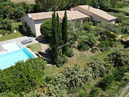 villa de plain-pied avec piscine  jardin  terrasses et studio annexe