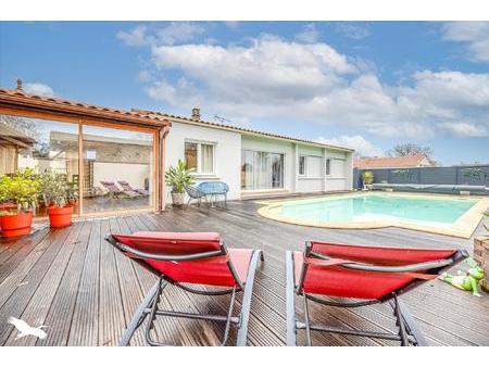 vente maison piscine à villiers-en-plaine (79160) : à vendre piscine / 171m² villiers-en-p