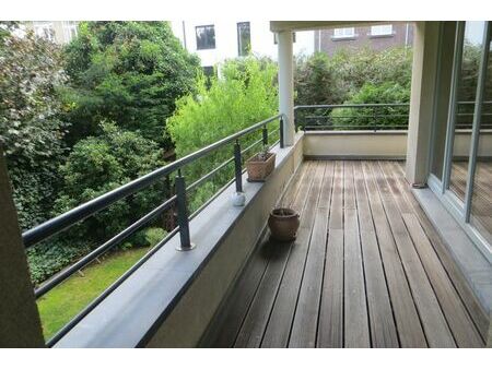 rond-point churchill  appart 120 m2  2 ch.  terrasse s