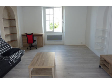 location appartement 2 pièces 55 m² montmorillon (86500)