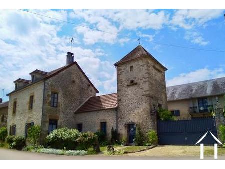 propriété de caractère au sud de vézelay