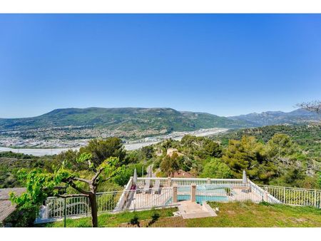collines niçoises - castagniers - villa 6 pièces 180 m² avec vue panoramique