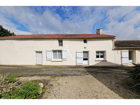 vente maison à saint-philbert-de-bouaine (85660) : à vendre / 109m² saint-philbert-de-boua