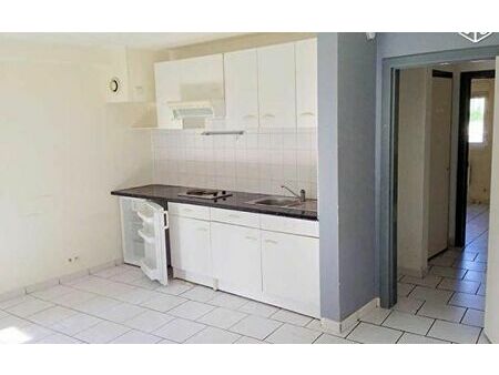 location appartement  m² t-2 à lille  578 €