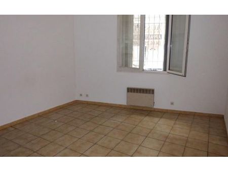 location appartement  32 m² t-2 à nîmes  460 €