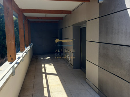 rognonas - appartement t3 avec terrasse