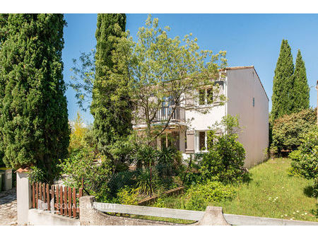 lambesc villa type 5 sur 409 m² terrain clos/