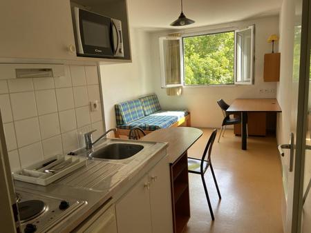 location - appartement - 1 pièce + cuisine - 19 m² - 465 €/mois