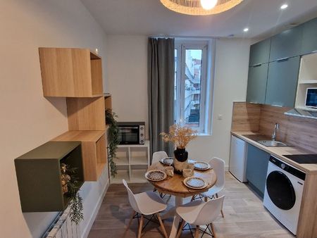 magnifique studio meublé moderne et renové full équipé en centre-ville de roubaix