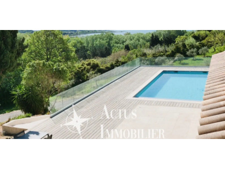 maison avec piscine et terrasse miramas (13)