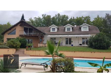 villa t8 de 325 m2 avec piscine  pool house  parc - vue pyrénées
