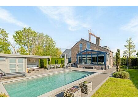 superbe villa (3 chambres / bureau / piscine et poolhouse)!