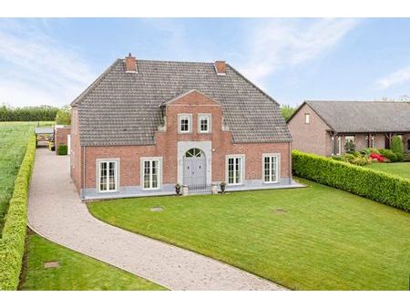 stijlvolle en luxueuze villa op 1ha 71a 30ca te kortenaken.