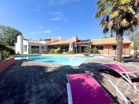 vente maison piscine à saint-hilaire-de-riez (85270) : à vendre piscine / 254m² saint-hila