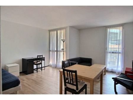 location appartement  m² t-1 à marseille 5  624 €