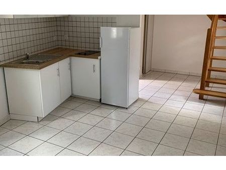location appartement  32100 m² t-2 à brive-la-gaillarde  460 €