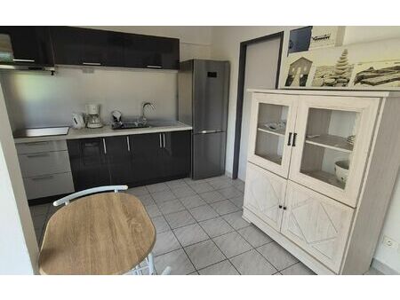 location appartement  58.54 m² t-3 à fort-de-france  1 100 €