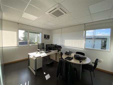 vente/location bureau st gregoire 278 m²