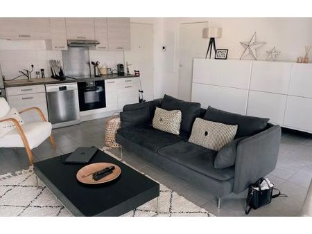 location appartement 3 pièces 60 m² pertuis (84120)