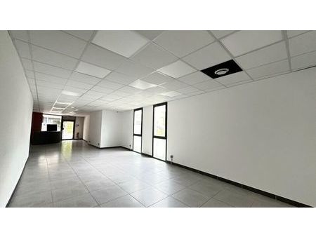 local bureaux 126 m²