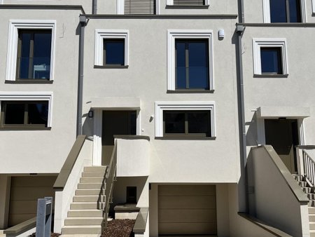 à louer maison 175 m² – 3 700 € |luxembourg-cessange