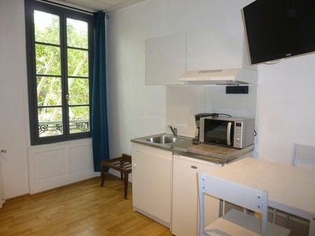 location appartement  m² t-1 à nîmes  460 €