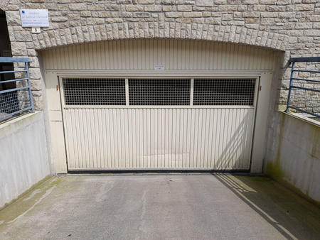 vente garage et parking à dinan (22100) : à vendre / 16m² dinan